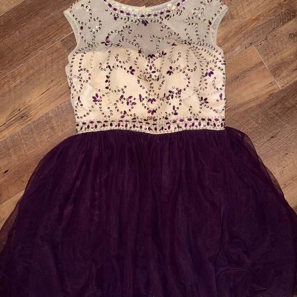 Elegant Deep Purple and Cream Evening Dress HOCO Party Dress Prom - Picture 4 of 12